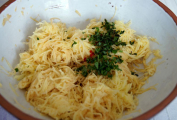[01]Nastrouhané brambory s bylinkami a chilli