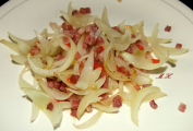 [03]Usmažená cibule, šunka i chilli
