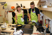 [06]Dominika a Marián pečou omeletu