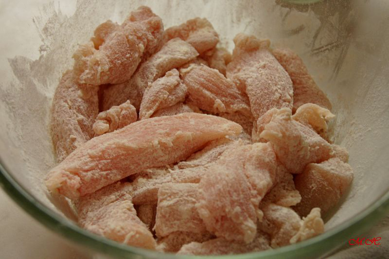 Nugety obalené v mouce