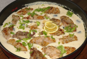 [09]Krůtí medailonky ve smetanově-citronové omáčce s kapary  ..