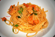 [09]Těstoviny linguine s krevetami.