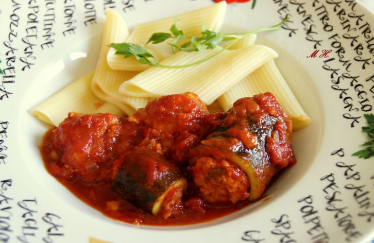 Recept na plněné cukety v rajské omáčce s těstovinami
