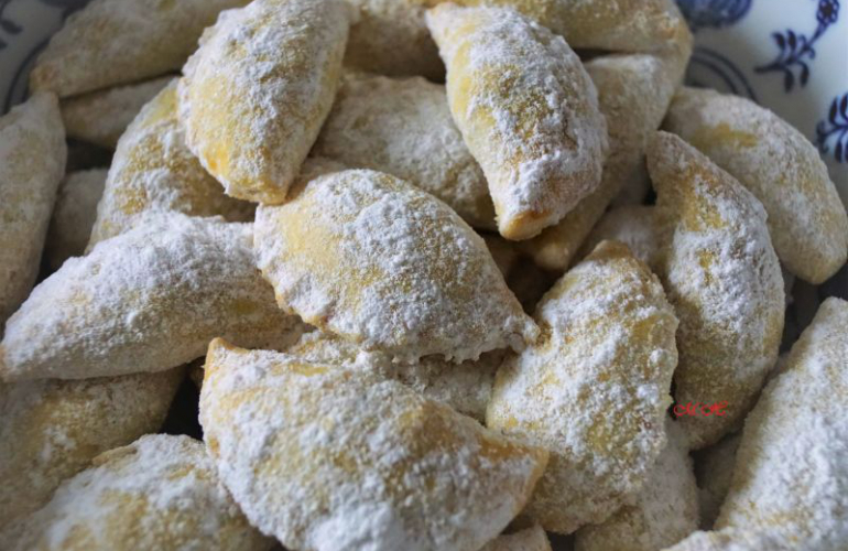 Recept na vánoční trojhránky (kapsičky, mušličky) s ořechovou náplní