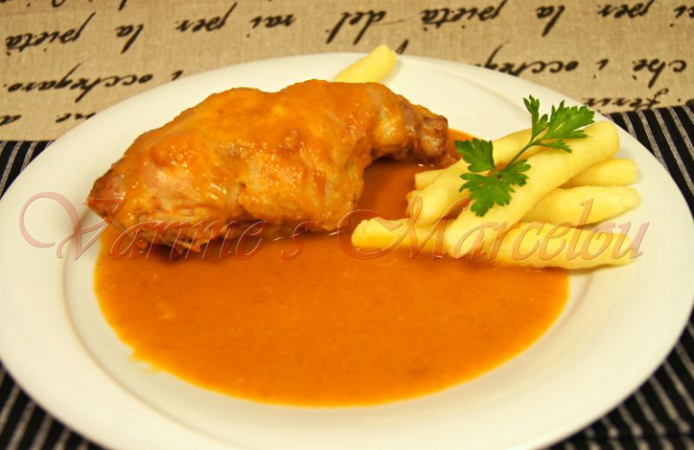Recept na pečeného králíka na víně a hořčici v pomalém hrnci