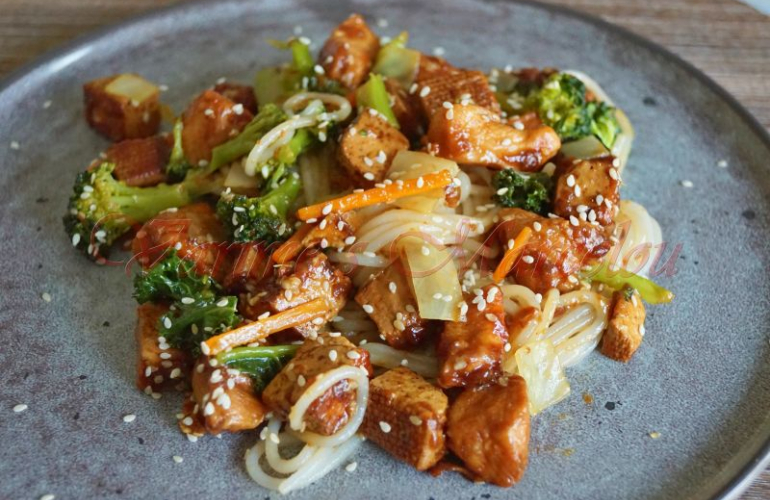 Asijská pánev s tofu